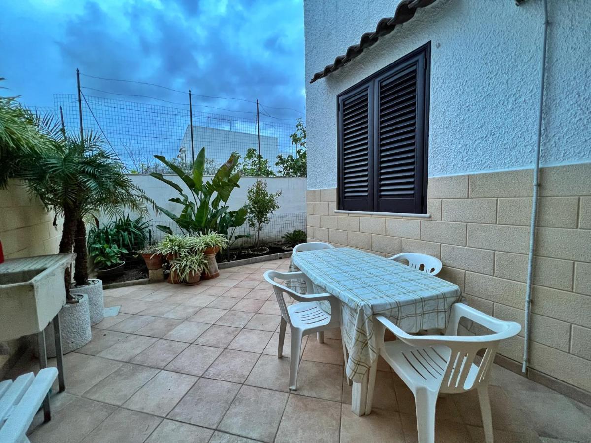 Casa Vacanza Rita Marina Di Pescoluse Exterior photo